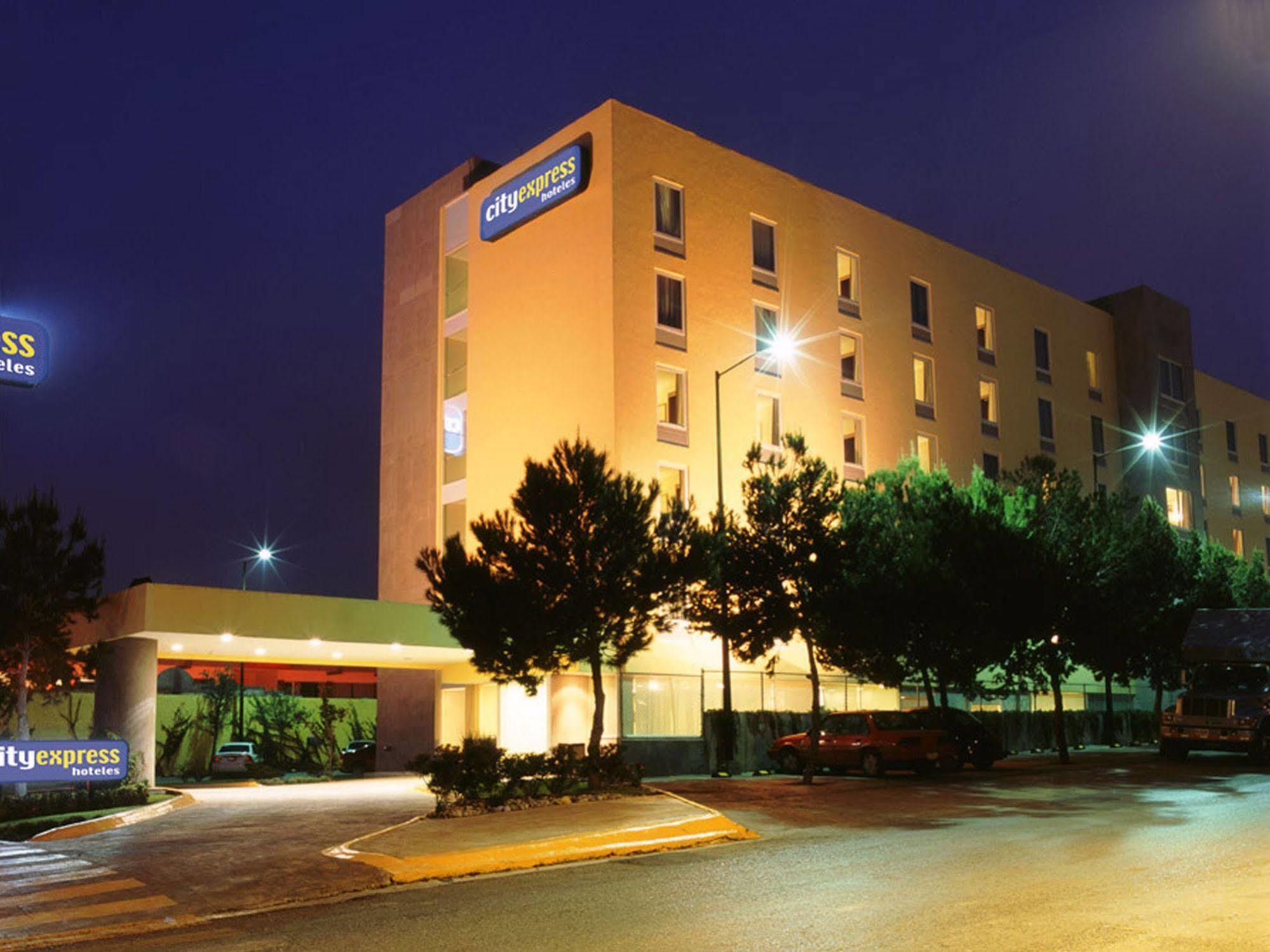 City Express By Marriott Saltillo Norte Exterior photo